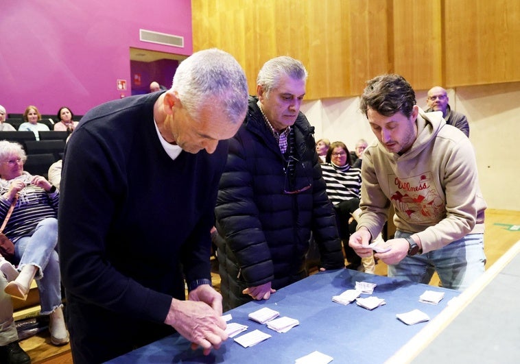 Festejos de Pola de Siero salta por los aires al ser rechazada la candidatura de César Díaz
